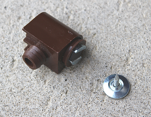 Magnet (3-4 kg) m/Ø10 mm dyvle incl. sømblik, brun plastik