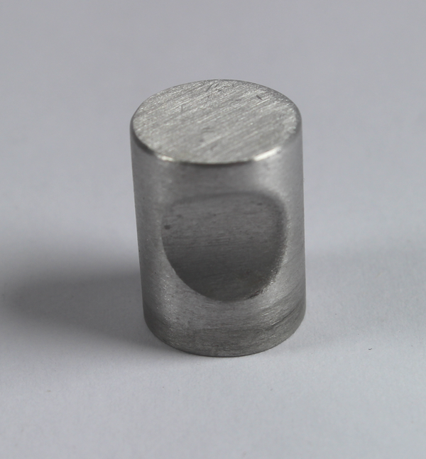 Metalknop Ø12x16 mm m/fingerudfræsning, børstet