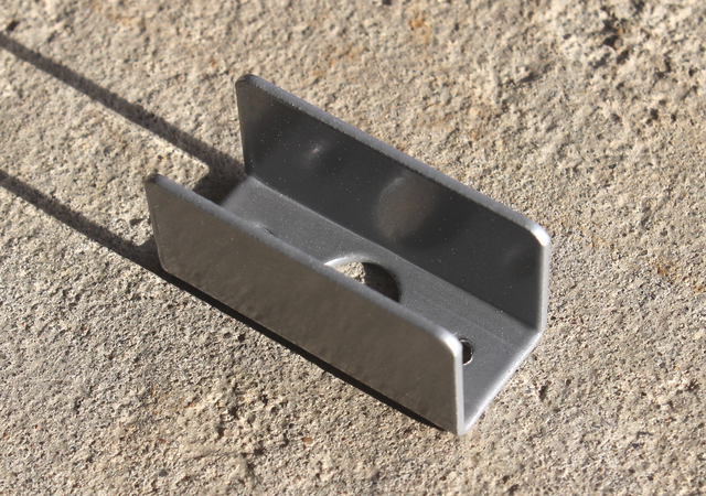 U-beslag t/møbelhjul 45x19 mm, silvermalet metal