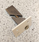 Skinne til vaskeskab 15x30x1980 mm, hvidmalet metal