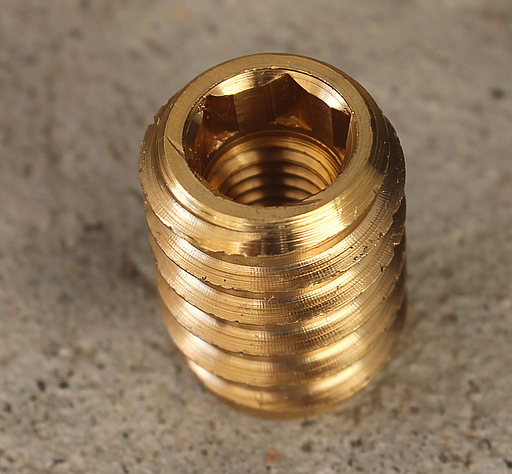 Iskruningsbøsning M10xØ18,5x25 mm, messing