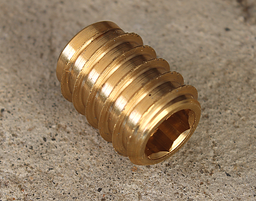 Iskruningsbøsning M10xØ18,5x25 mm, messing