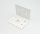 Vinkel 50x60x50 mm med 8 huller, hvidmalet metal