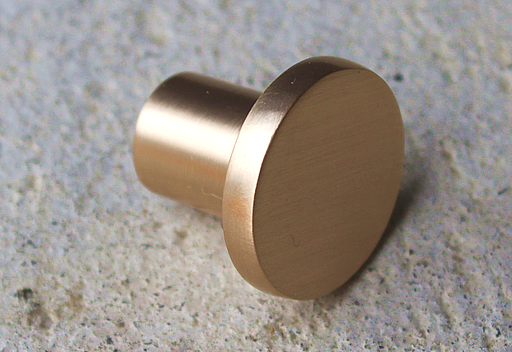 Messingknop "Bogø" Ø24x21 mm, børstet