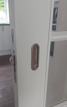 Skålegreb til ifræsning til skydedør 77x25 mm, metal