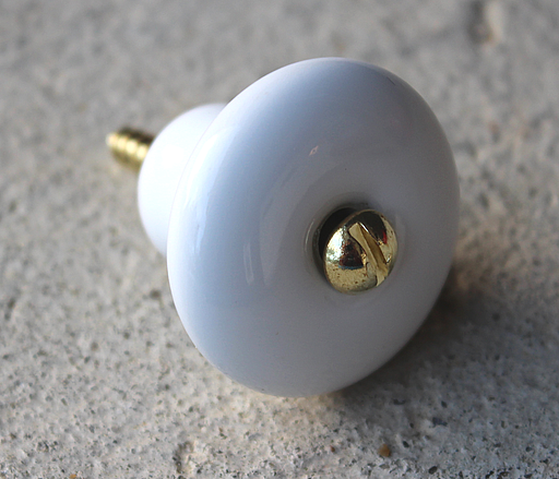 Porcelænsknop Ø36x28 mm med gennemgående hul, hvid