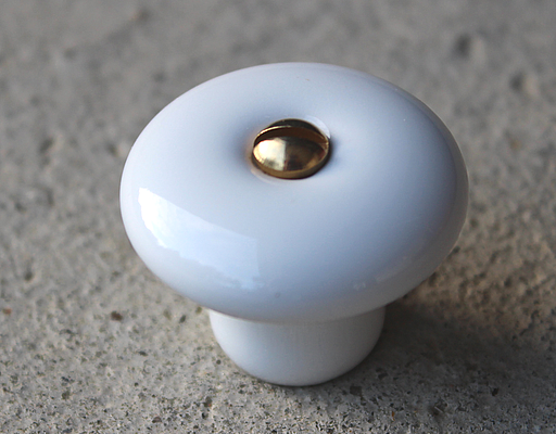Porcelænsknop Ø36x28 mm med gennemgående hul, hvid