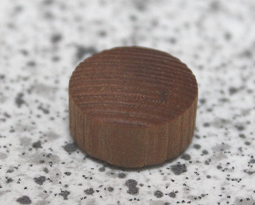 Dækknap med buet ende Ø15 mm, brunbejdset fyrretræ (10 stk)