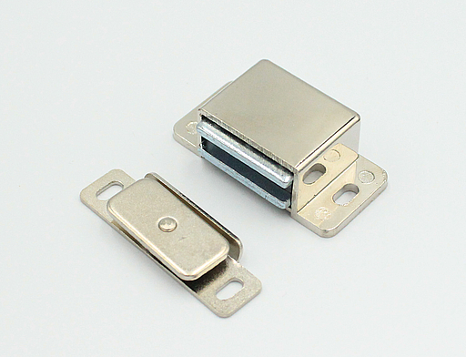 Magnet (8 kg) 46x15x22,5 mm m/blik og skruer, blank metal