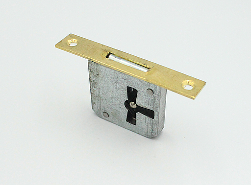 Møbellås 68x12 mm centermål 20 mm - VENSTRE, metal/messingbelagt