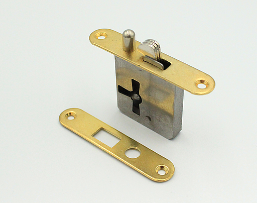 Møbellås til jalousiskab 68x14 mm centermål 25 mm, metal/messingbelagt