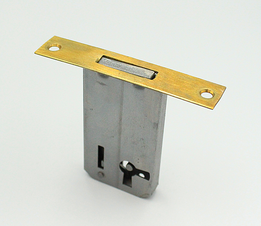 Møbellås 80x16 mm centermål 50 mm - VENSTRE, metal/messingbelagt