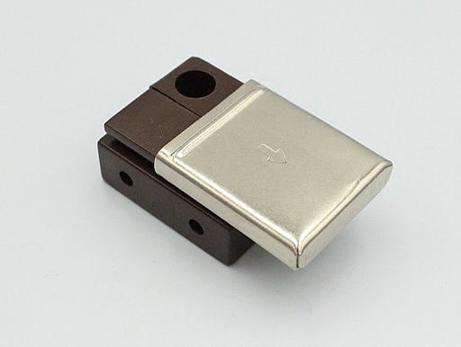 Samlebeslag 33x29 mm, metalplade/brun plastik