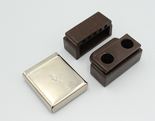 Samlebeslag 33x29 mm, metalplade/brun plastik