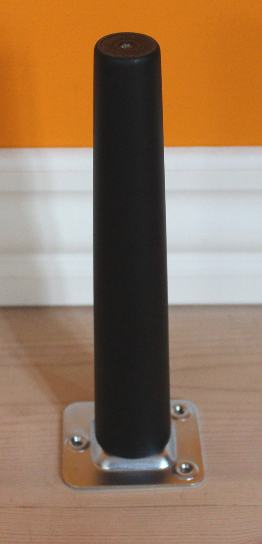 Møbelben Ø35 mm incl. beslag til montering, sortmalet bøgetræ
