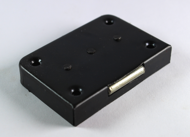 Møbellås 56x38 mm vendbar, sort metal
