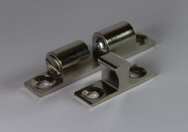 Kuglesnaplås 43x8 mm, blank metal