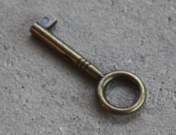 Møbelnøgle 65 mm, antik