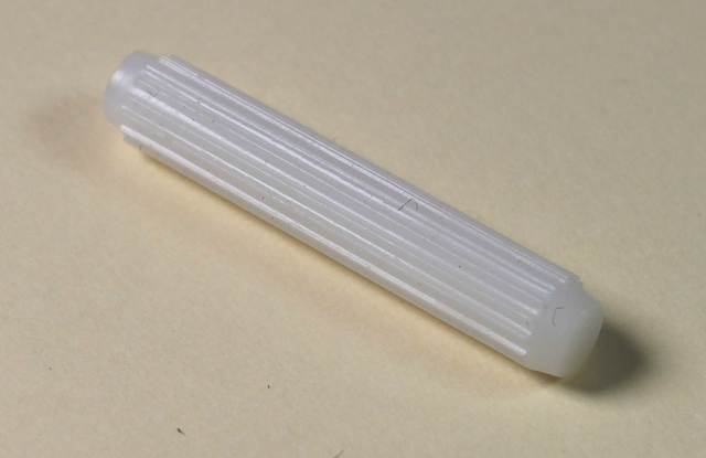 Plastikdyvel Ø5x28 mm, hvid (10 stk)