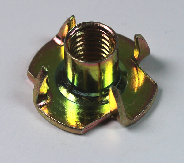 Islåningsbøsning M6x9 mm Ø17 mm hoved, gulgalvaniseret