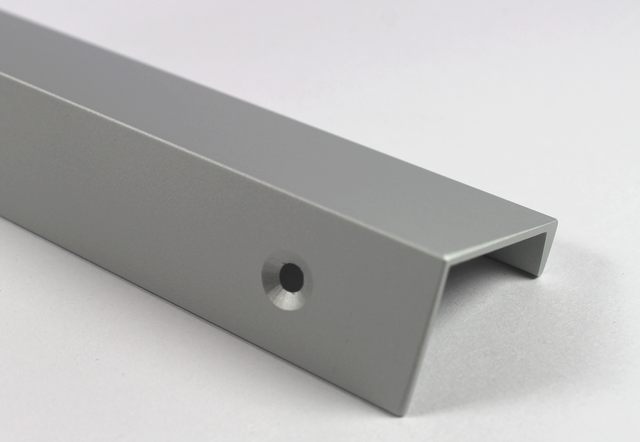 Aluminiumsgreb 128 mm c/c, anodiseret