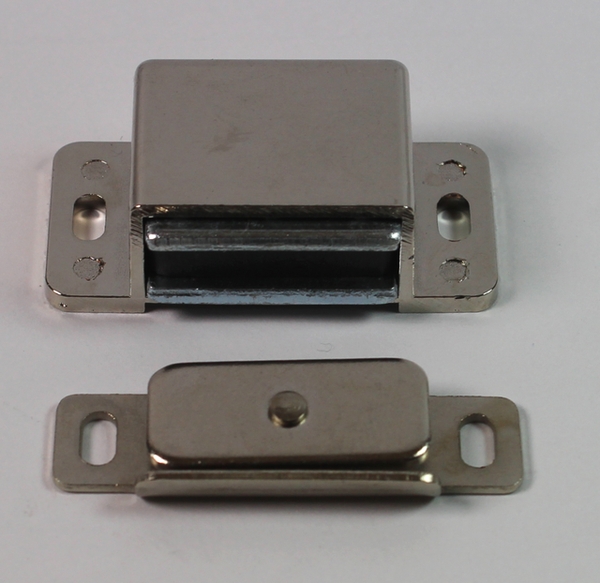Magnet (8 kg) 46x15x22,5 mm m/blik og skruer, blank metal