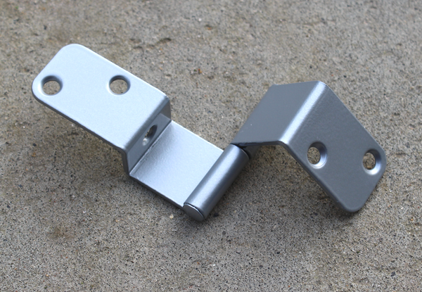 Møbelhængsel 24x70 mm - højre, gråmalet metal