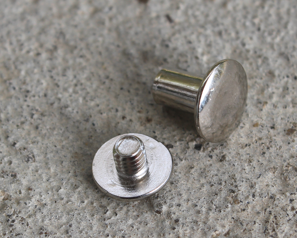 Samleskrue M4x4 mm + bøsning M4x8 mm, forniklet (sæt)