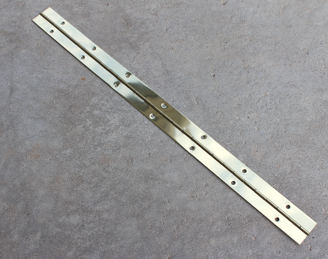 Klaverhængsel 32x655 mm, messingfarvet