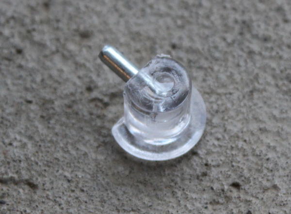 Hyldebærer Ø3 mm t/forboret hul i hylde, transparent plastik (10 stk)