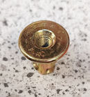 Gevindbøsning M6xØ8,5x18 mm med hoved, gulgalvaniseret