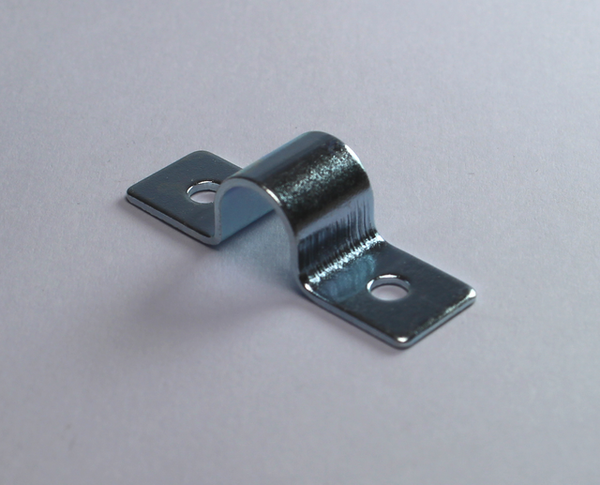 Ledningsholder 33x10x9 mm, elgalvaniseret