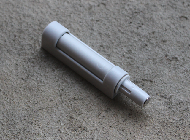 Lågeåbner "Push" 51x15 mm med magnet, grå