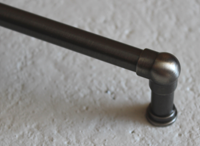 Møbelgreb "Manø" 320 mm c/c, sort børstet metal