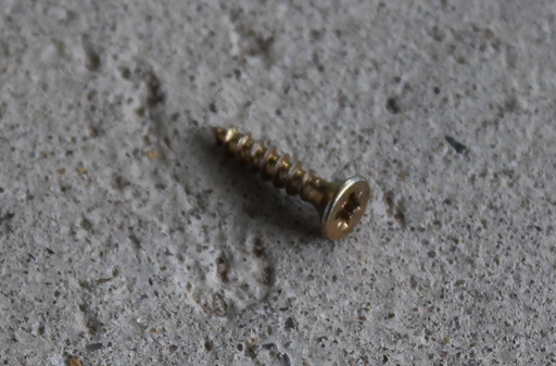 Træskrue Ø3,0x15 mm m/Ø6 mm fladt hoved, gulgalvaniseret (20 stk)