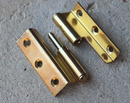 Møbelhængsel 50x35 mm - højre, messingfarvet