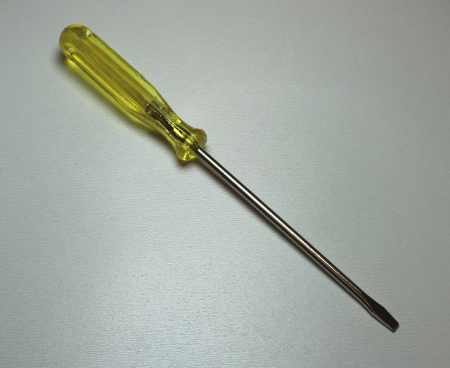 Skruetrækker 140 mm m/lige kærv, gul plastik
