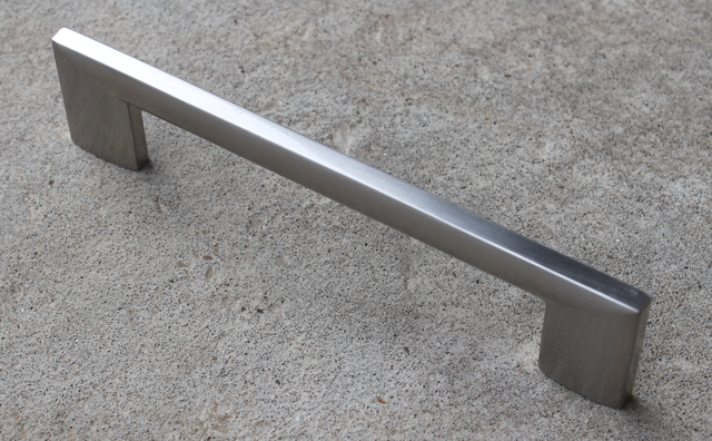 Metalgreb (KUN 9 STK) 128 mm c/c, børstet metal