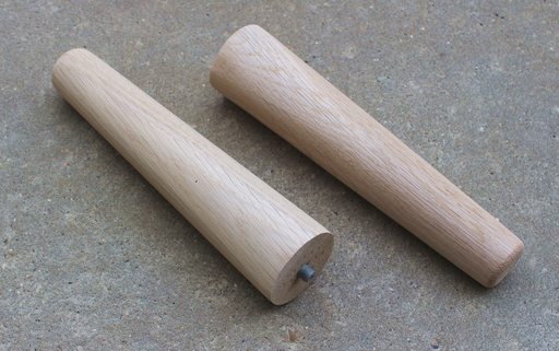 Møbelben (KUN 20 STK PÅ LAGER) Ø46x200 mm incl. beslag til montering, ubehandlet egetræ - 2. sortering